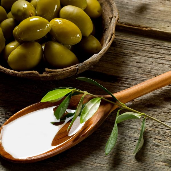 olive oil on wood background